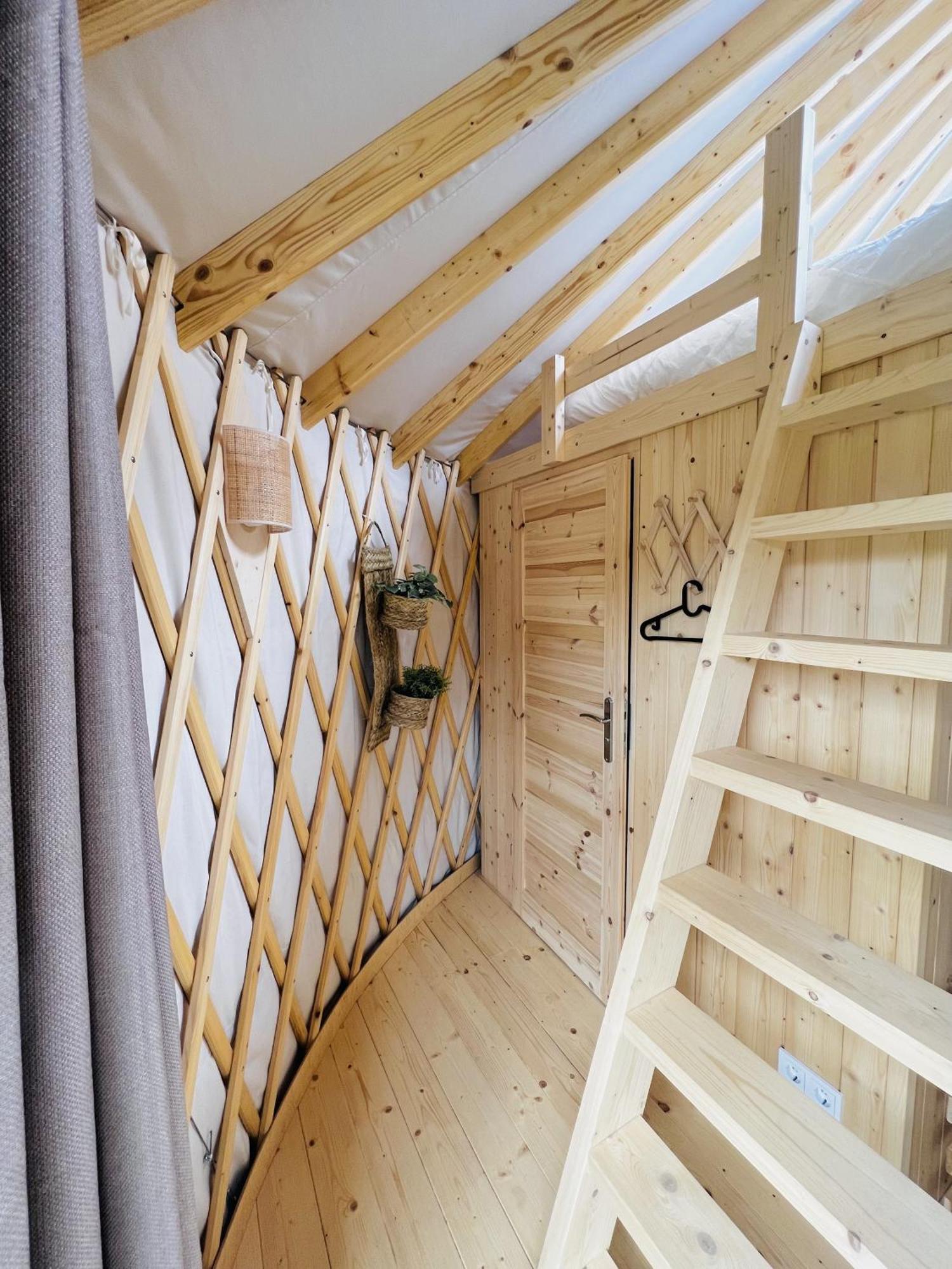 Magnolia Hoeve - Unieke Bestemming Voor Paardenliefhebbers En Bijzondere Overnachtingen In De Natuur Ledeacker 외부 사진